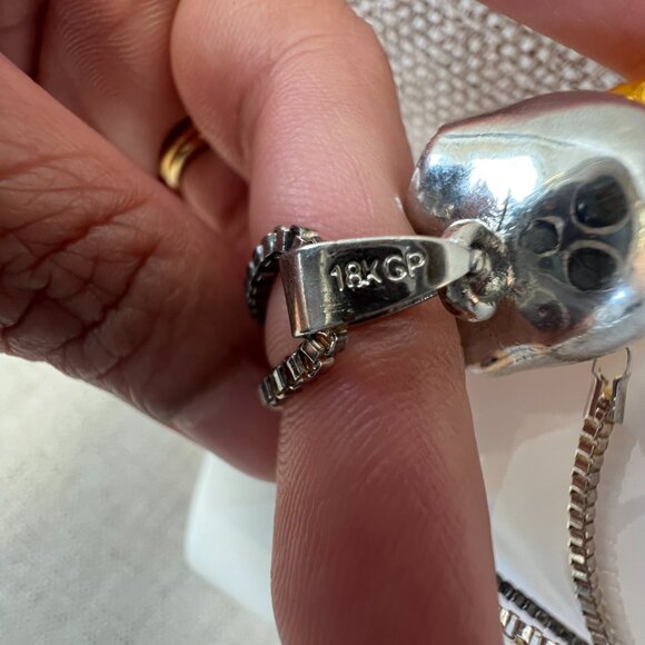 Vtg 18K GP Duck Pendant Necklace with Pressed Baltic Amber Drop - Unique Animal - Picture 7 of 13